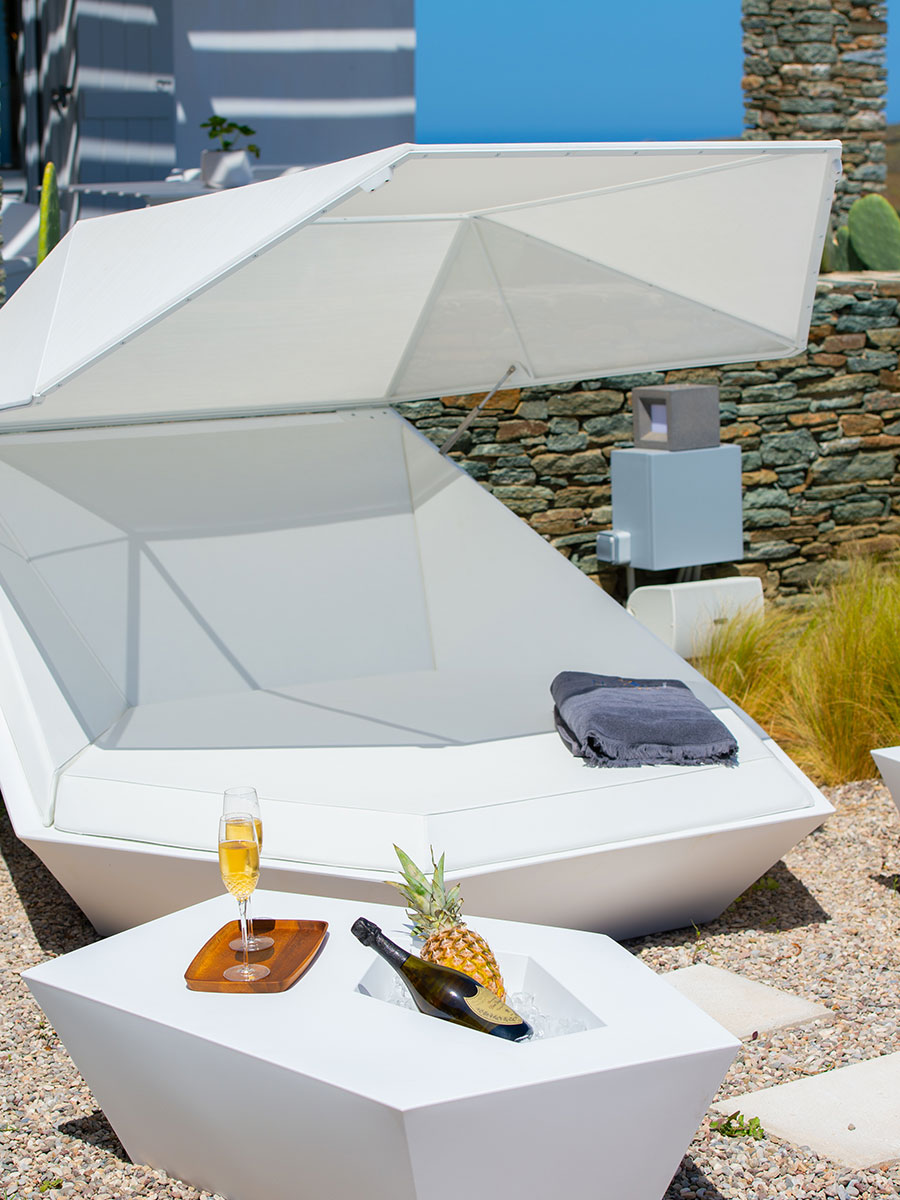 Sunbeds around the pool of Sifnos Elements